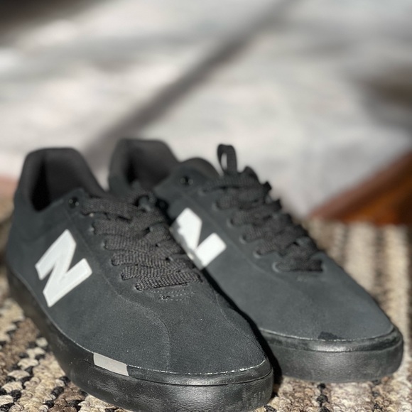 New Balance - Picture 5 of 8